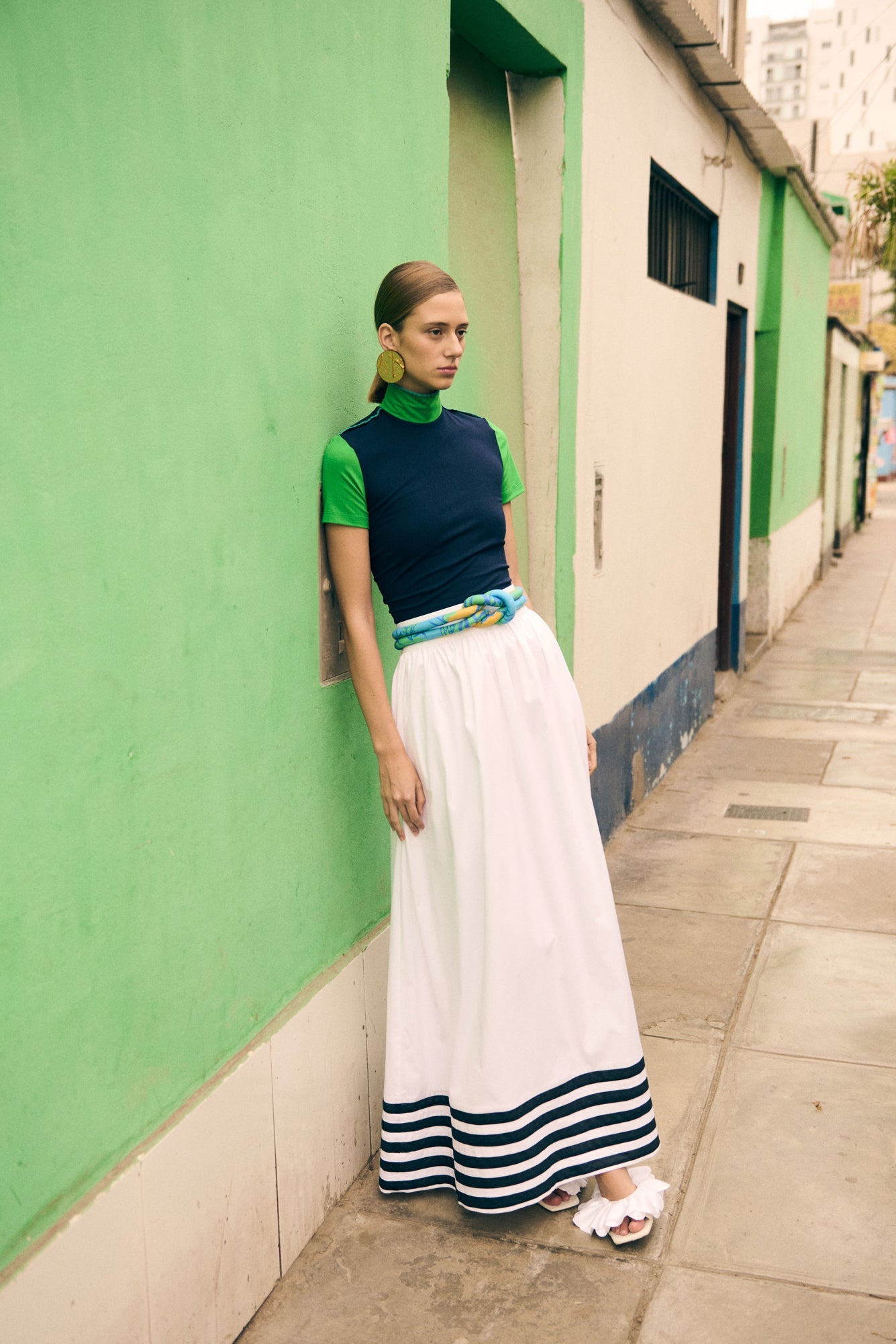 Encantada Skirt in White / Navy