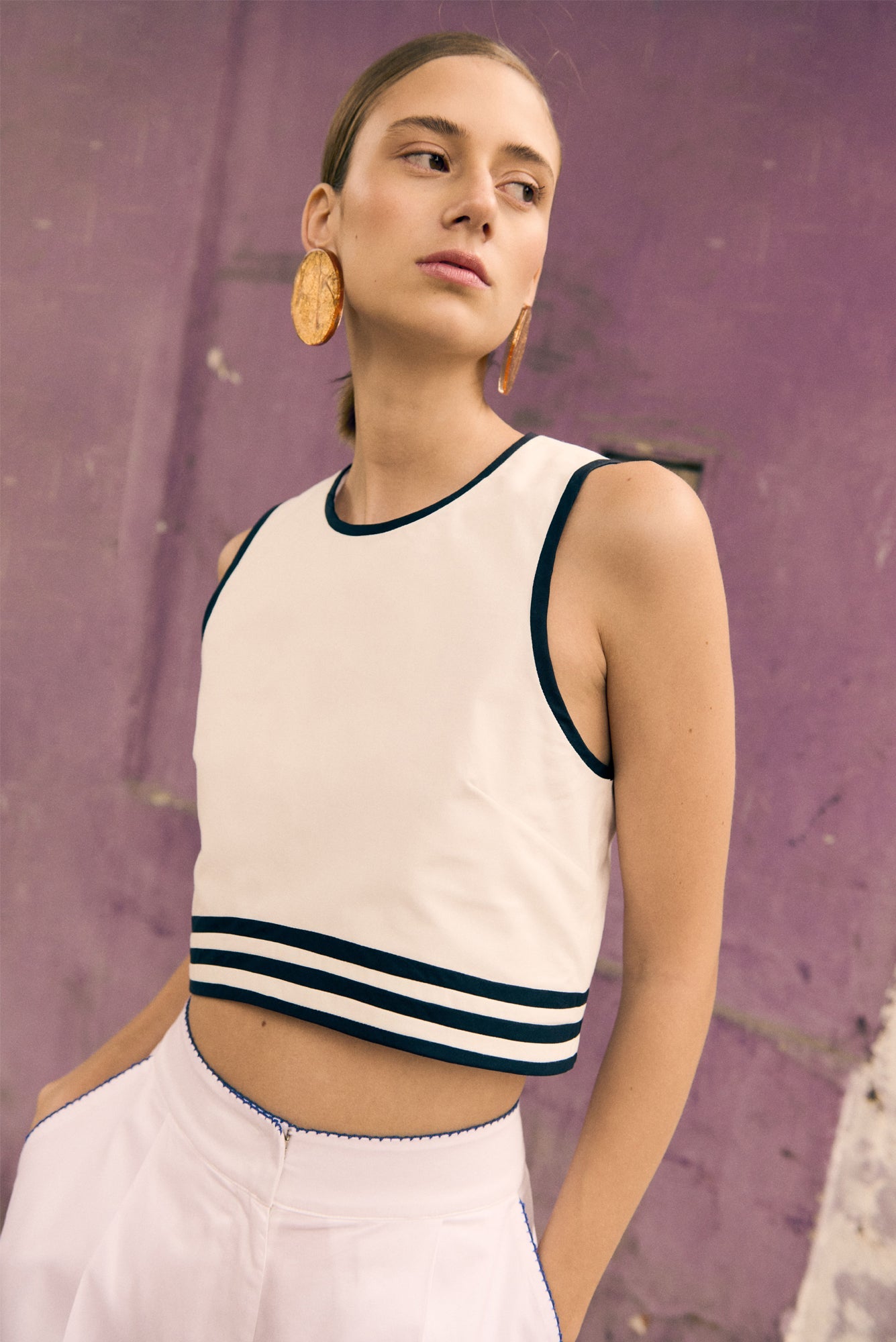 Ponche Top in White / Navy