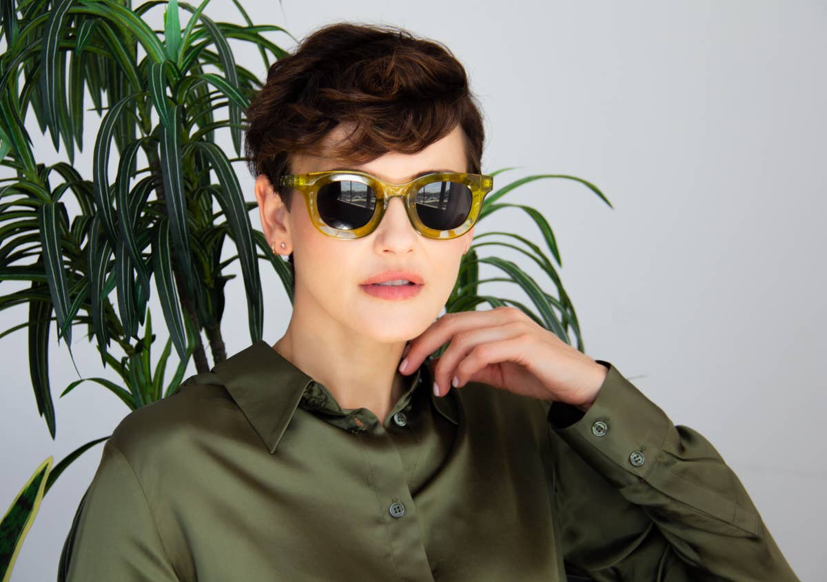 Affectionate Sunglasses: Black