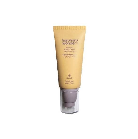 Sunscreen tube with yellow-gold cap and clear pump, 50 ml