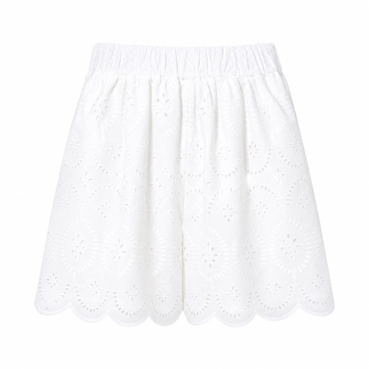 White eyelet shorts with elastic waistband and scalloped hem