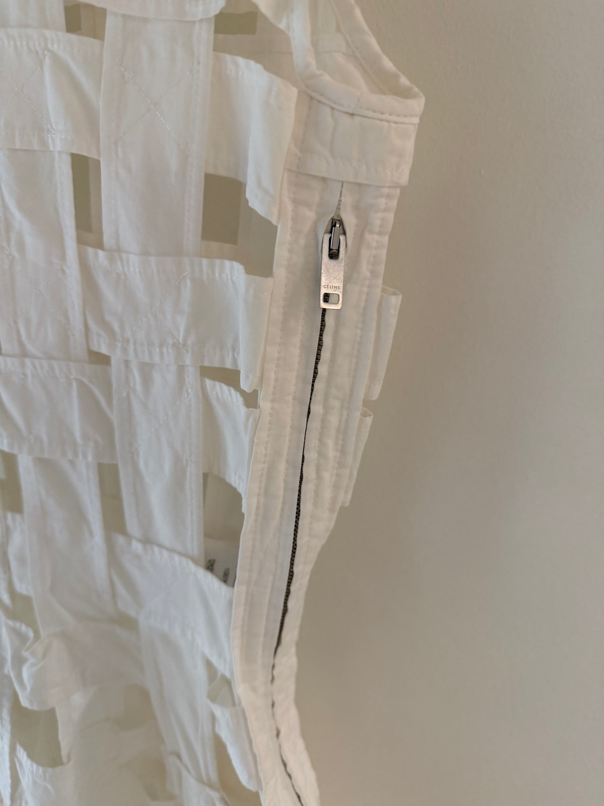 Off-white sleeveless patchwork dress with exposed side zipper