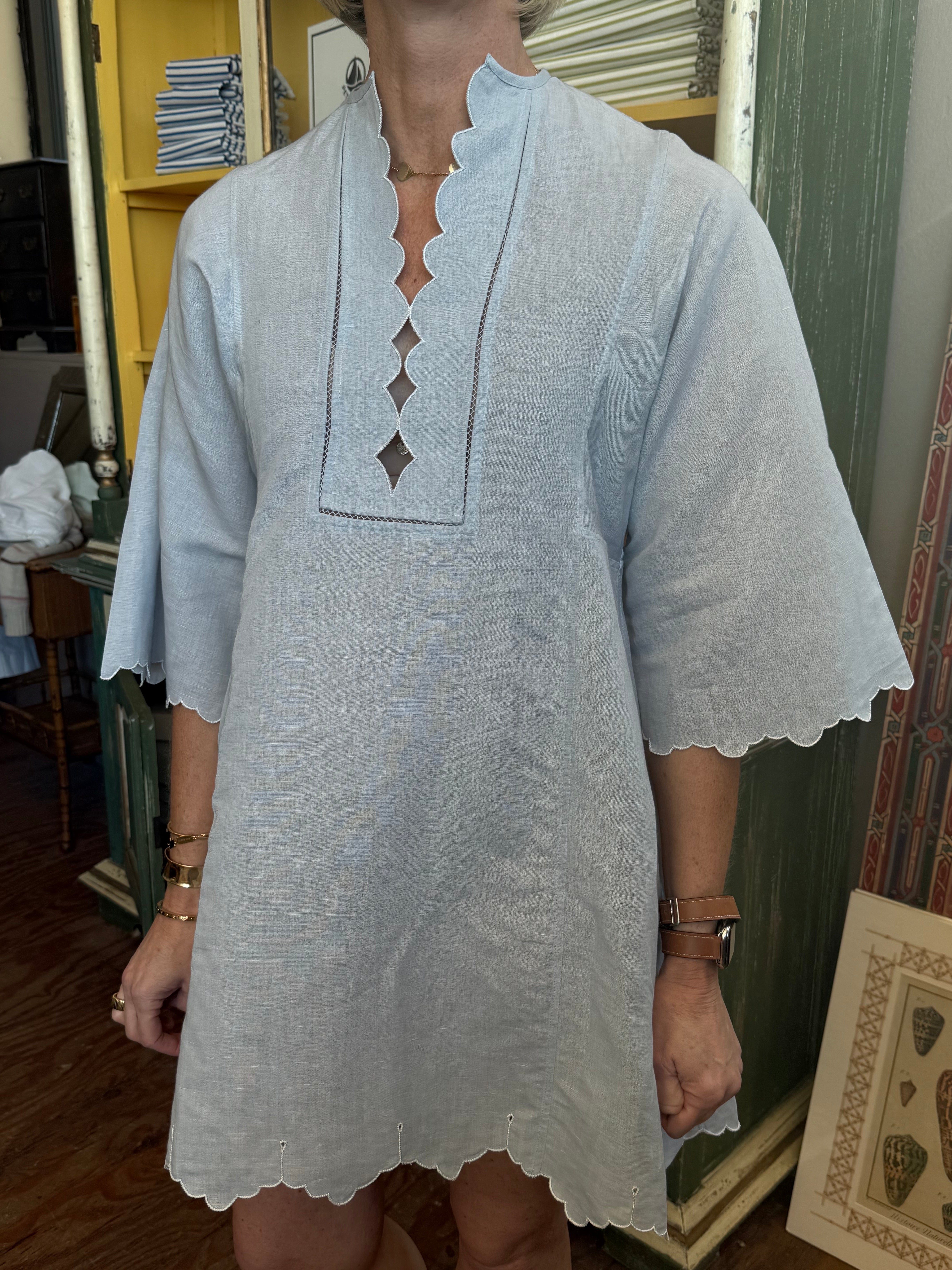 Light blue short kaftan with scalloped neckline trim and half sleeves, relaxed fit front