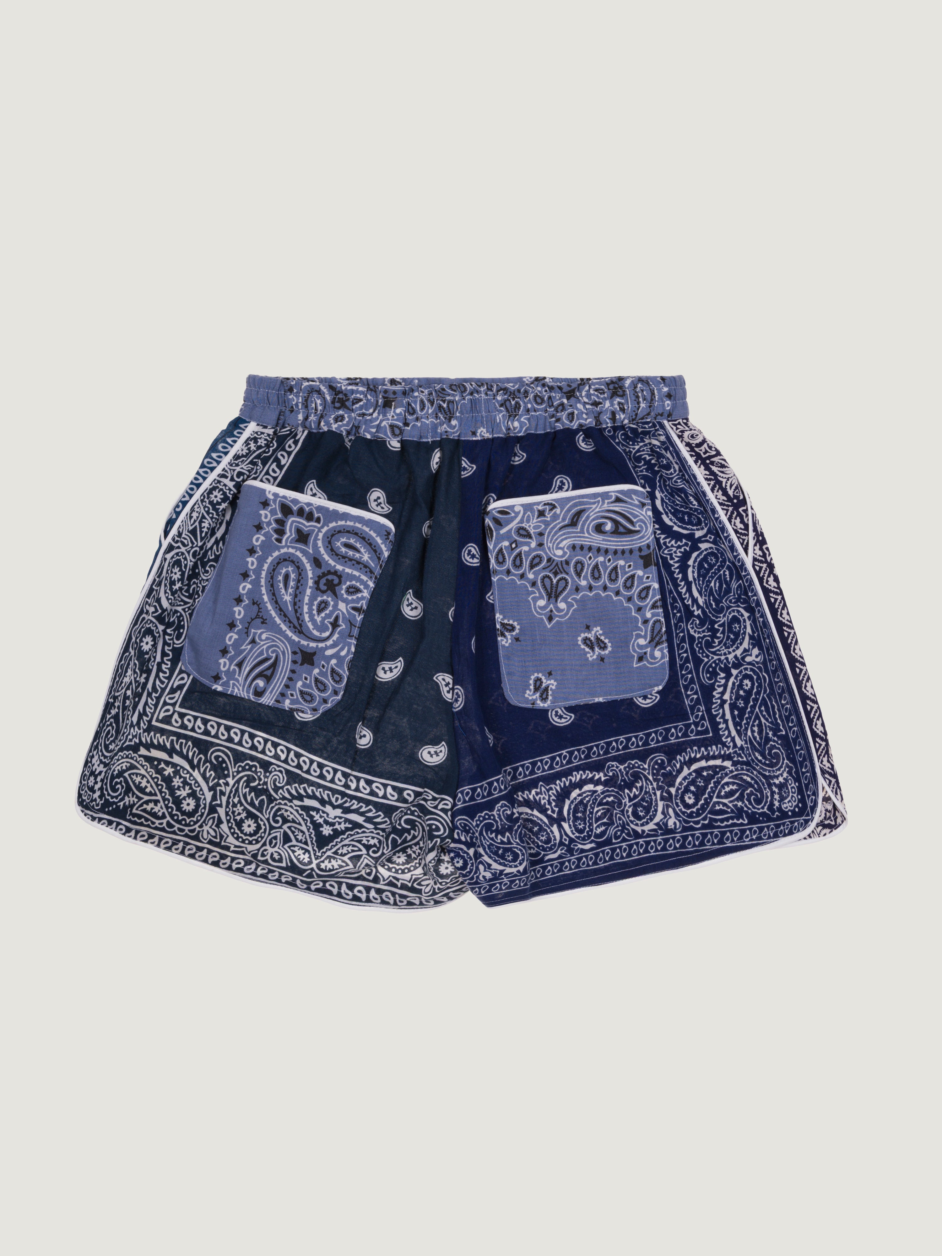 Bandana shorts with ruffled waistband and navy paisley patch print