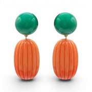 Pair of pierced earrings with green jade sphere and orange ribbed coral drop